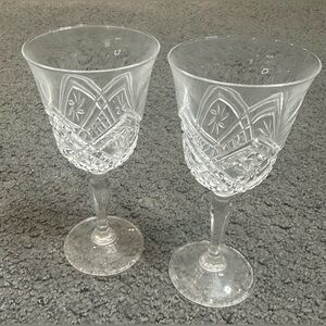Set of 2 Clear Glass Anchor Hocking Wine Stem Glasses
